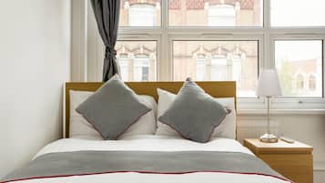 Standard Double Room | 1 dormitorio, escritorio, tabla de planchar con plancha y wifi gratis