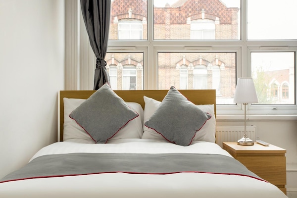 Standard Double Room | 1 bedroom, desk, iron/ironing board, free WiFi
