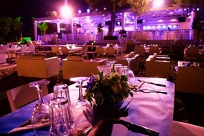 Breakfast, lunch and dinner served - Galazio Beach (Rhodes)