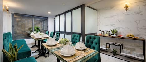 Breakfast area
