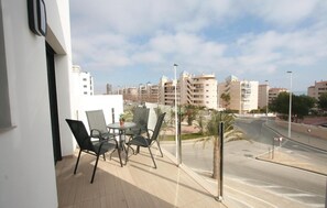 Outdoor dining - Amazing apartment in Arenales del sol (Arenales del sol)