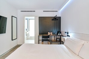 ダブルまたはツインルーム | 高級寝具、低反発ベッド、セーフティボックス (室内)、客室ごとに異なる装飾