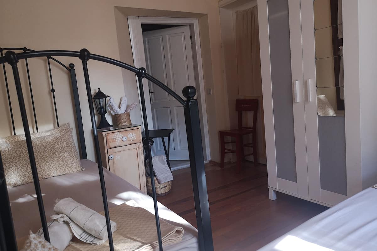 Standard Triple Room | 1 bedroom, blackout drapes, bed sheets