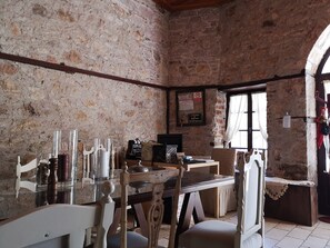 Reception - Ayvalik Sarigelin Pansiyon (Ayvalik)