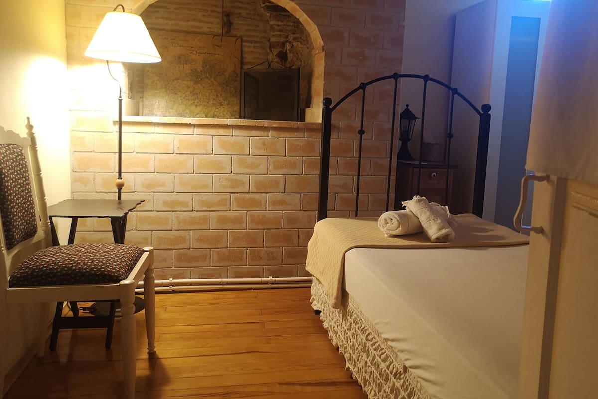 Standard Single Room | 1 bedroom, blackout drapes, bed sheets