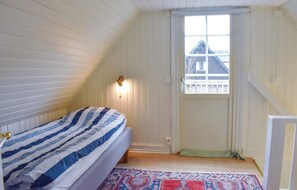 2 chambres, lit de bébé portatif