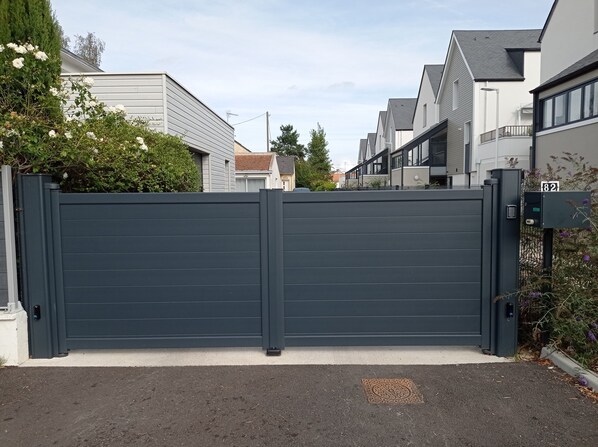 Enceinte de lâhĂ©bergement