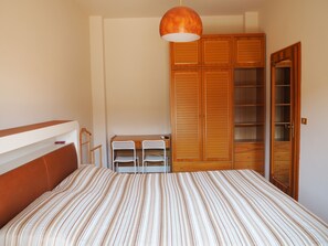 Doppelzimmer, Balkon | Zimmersafe, individuell dekoriert, individuell eingerichtet