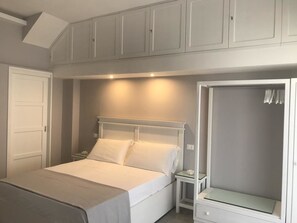 In-room safe, desk, laptop workspace, iron/ironing board