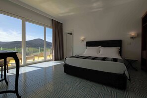 Appartamento Superior | Hypo-allergenic bedding, down comforters, memory foam beds, in-room safe - Myrtus Agropoli  (Agropoli)