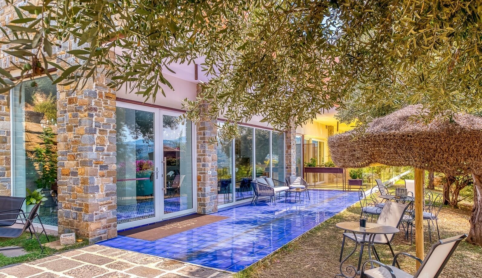 Mặt tiền nơi lưu trú