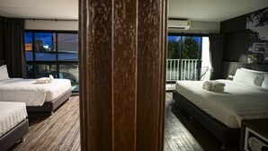 Connecting Mai with Balcony 
