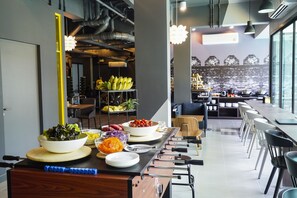 Daily buffet breakfast (THB 250 per person)