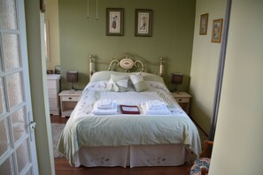 Superior Double Room, Garden View | 1 bedroom, premium bedding, down comforters, in-room safe