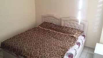 Phòng đôi Tiêu chuẩn, 1 giường đôi | Bàn ủi/dụng cụ ủi quần áo, truy cập Internet không dây (phụ phí)