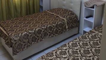 Standard Twin Room, 2 Twin Beds | Iron/ironing board, WiFi