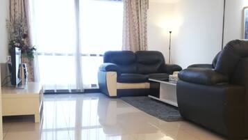 32 inci televisyen LED dengan satelit, TV, pemain DVD