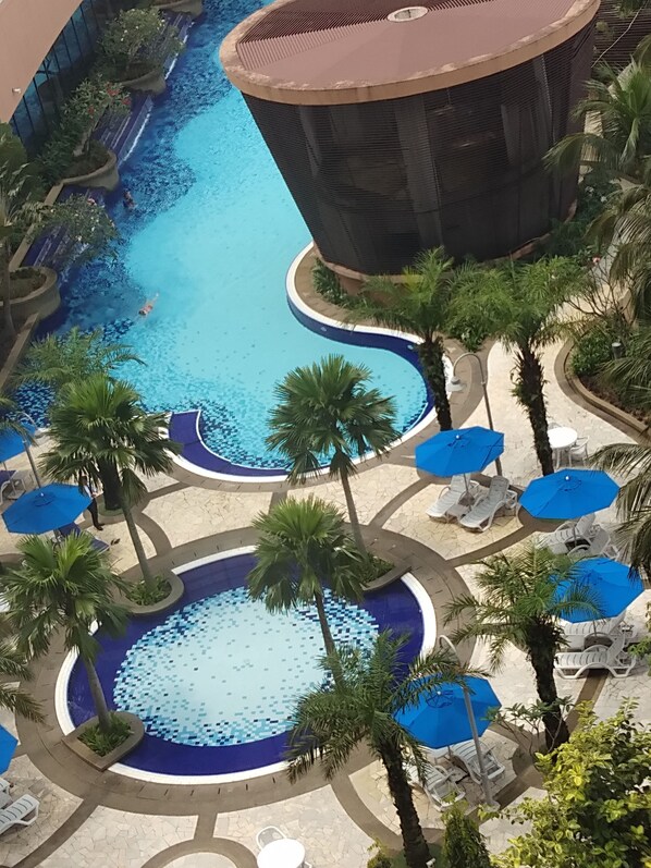 3 outdoor pools - Golden Service Suite At Times Square (Kuala Lumpur)