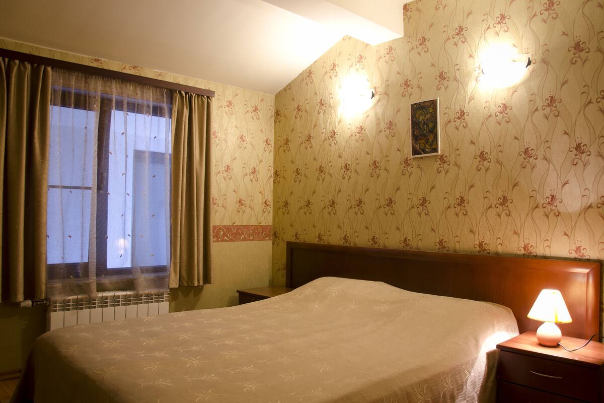 In-room safe, individually decorated, individually furnished, desk