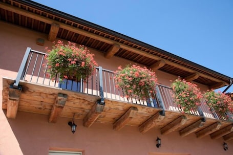 Exterior. Il Torchio Snc