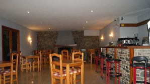 Daily buffet breakfast (EUR 9 per person) - Hotel del Bisset (La Massana)