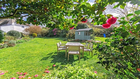 村舍 (4 Bedrooms) | 花园景观