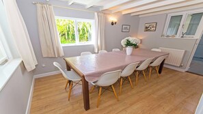 Casa de campo (4 Bedrooms) | Comedor