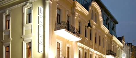 Front of property - evening/night