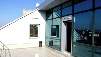 VIP Apartment | Terrace/patio