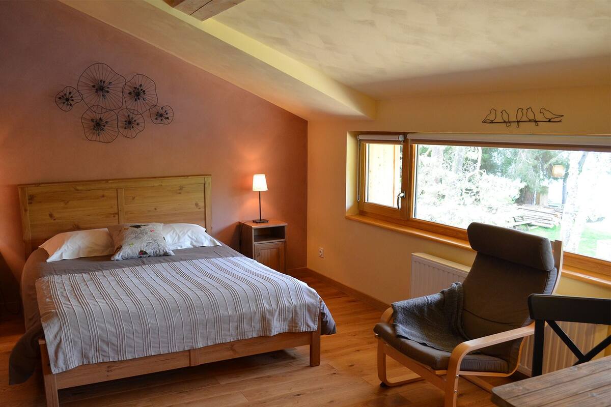 Double Room (Perle) | Desk, blackout drapes, cribs (free), rollaway beds (surcharge)