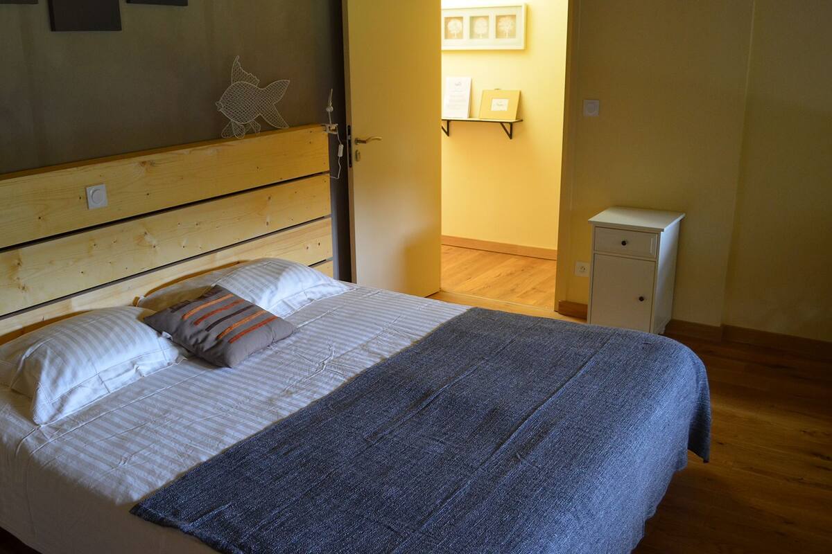 Family Room (Phrygane) | Desk, blackout drapes, cribs (free), rollaway beds (surcharge)
