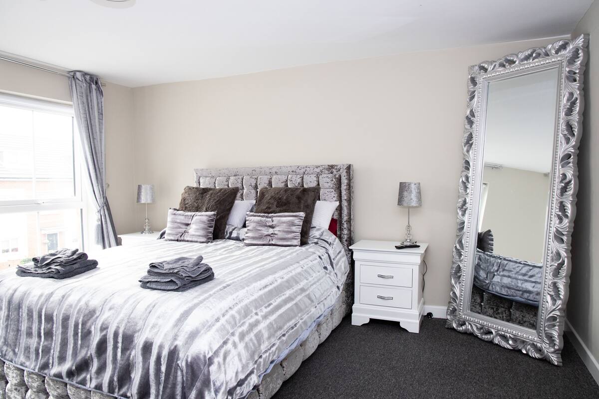 Bridal Suite | WiFi (free), bed sheets