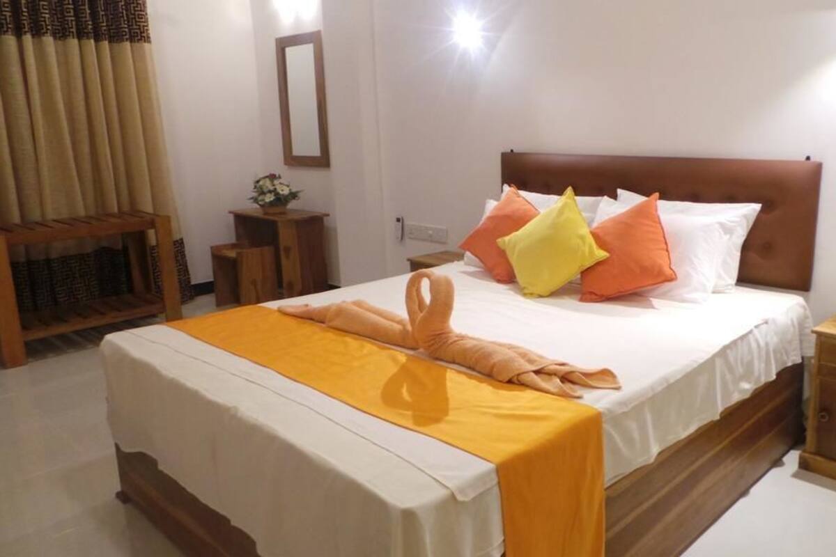 Schreibtisch, schallisolierte Zimmer, Zustellbetten