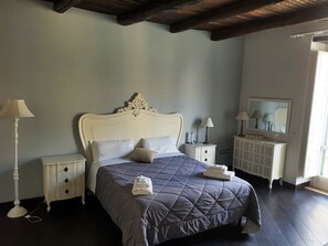 Double Room | In-room safe, free WiFi, bed sheets - Zelzar Salerno Centro (Salerno)