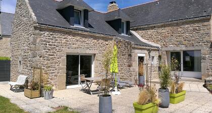 House by the sea for 4 people