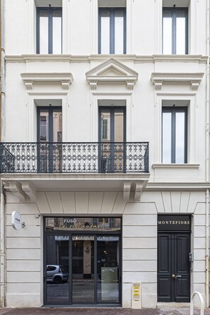 Front of property - Residence Montefiore (Cannes)