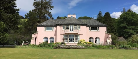 Bagian depan properti