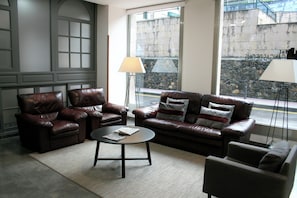 Lobby - Hotel Virgen de Covadonga (Cangas de Onis)