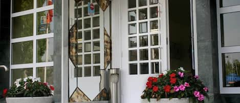 Perincian bahagian luar