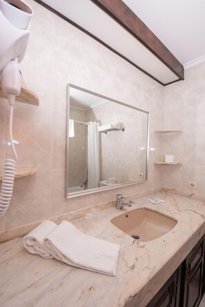 Bathroom - Sablons (Llanes)