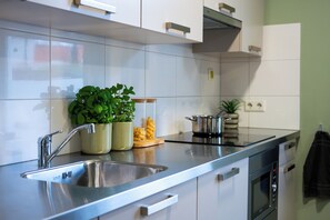 전자레인지, 오븐, 쿡탑, 조리 도구/접시/주방 기구