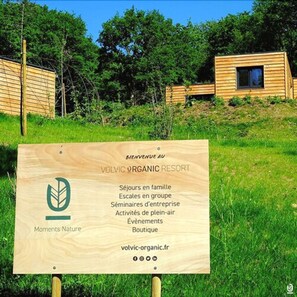 Exterior detail - Volvic Organic Resort (Volvic)