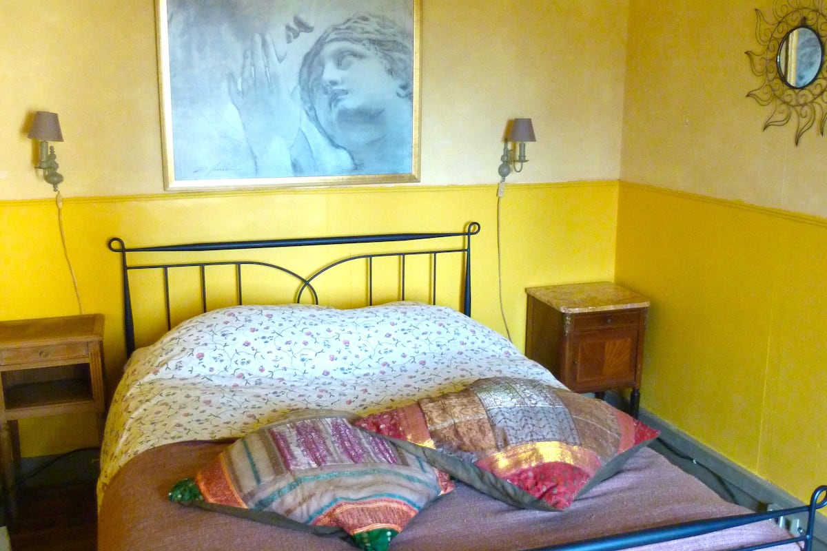 1 bedroom, individually decorated, individually furnished, free WiFi