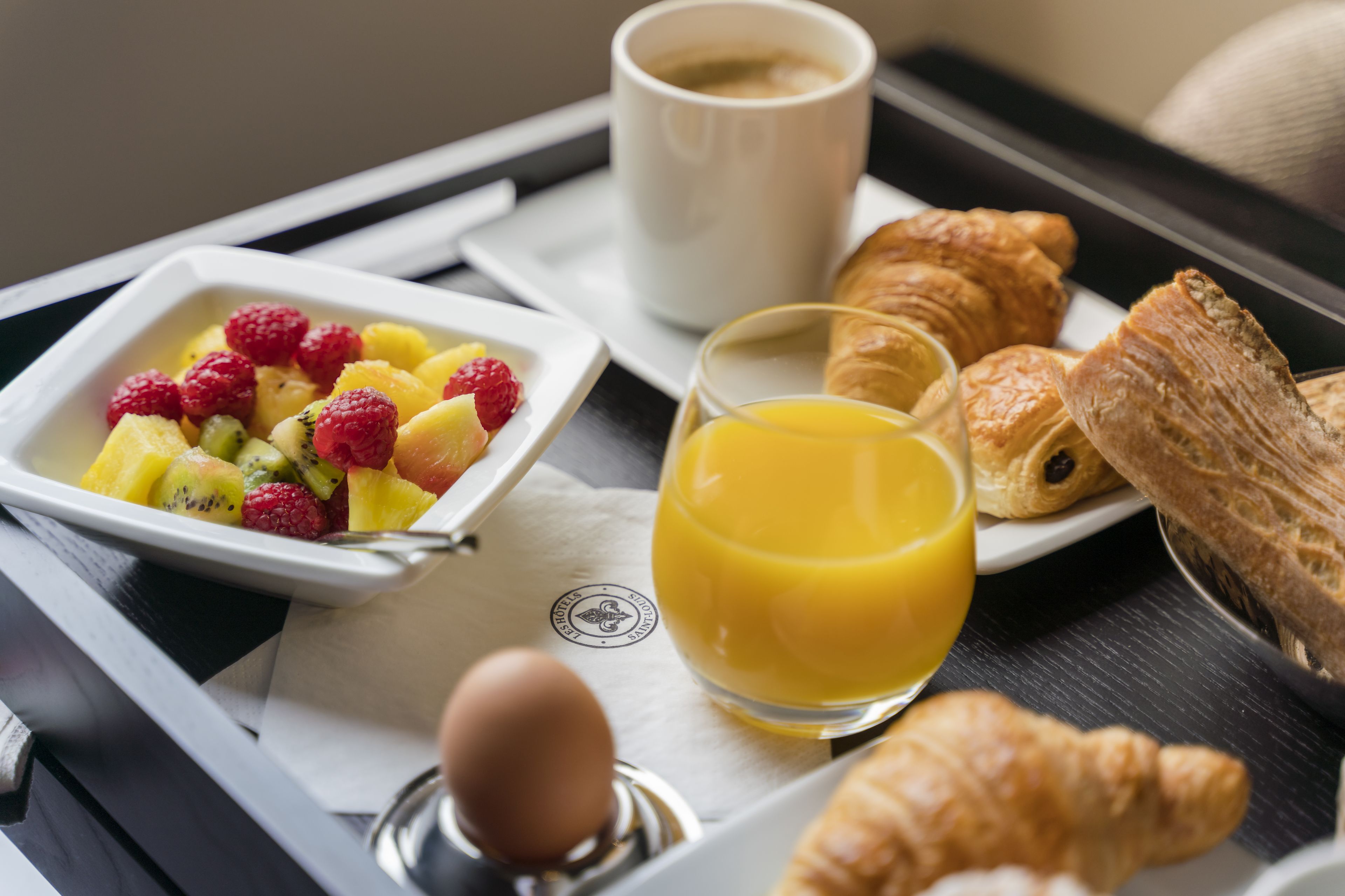daily continental breakfast (eur 15 per person)