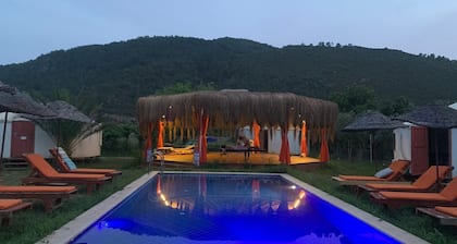 Yol Glamping Hotel Retreat Center