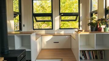 Trehytte – superior | Individuelt dekorert, individuelt innredet og skrivebord