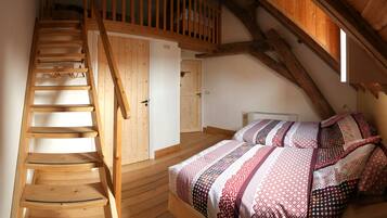 Quadruple Room | Iron/ironing board, free WiFi, bed sheets, wheelchair access
