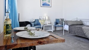 In-room dining - Cavo Mykonos Apartments (Mykonos)