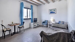 Flat-screen TV - Cavo Mykonos Apartments (Mykonos)