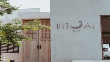 Couples treatment room(s), sauna, hot stone massages